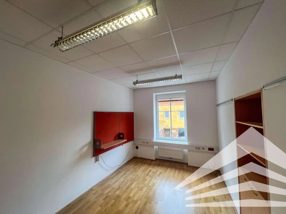 4-Zimmer-Gewerbeimmobilie mieten in Linz – 121 m², € 1.464 – Bild 5 von 9
