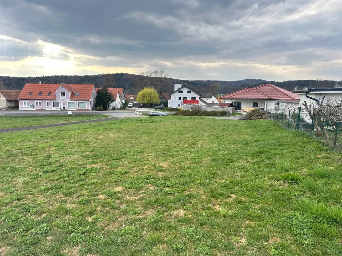 Grundstück kaufen in Südoststeiermark – 805 m², € 64.000