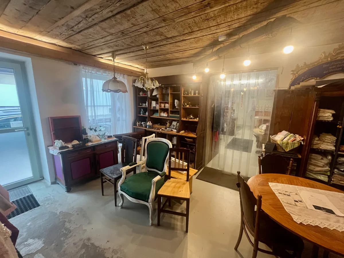 11-Zimmer-Gewerbeimmobilie mieten in Graz – 270 m², € 3.844 – Bild 9 von 34