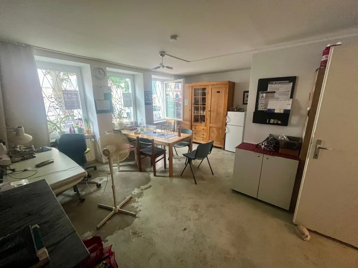 11-Zimmer-Gewerbeimmobilie mieten in Graz – 270 m², € 3.844 – Bild 11 von 34