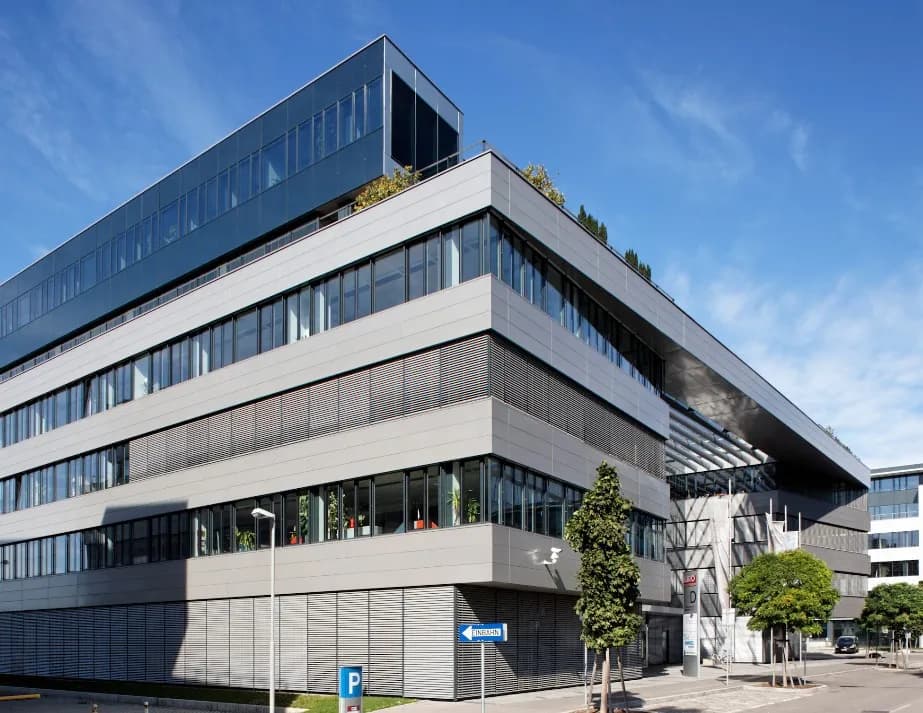 Gewerbeimmobilie mieten in Wien – 252 m², € 16