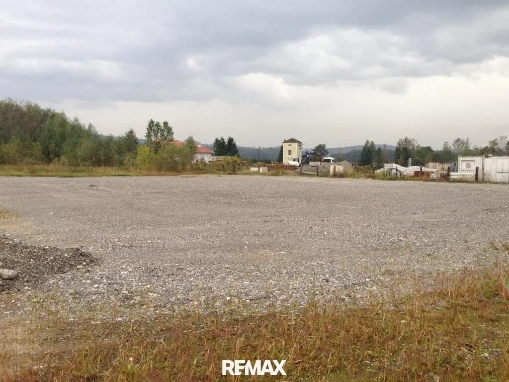 Gewerbeimmobilie mieten in Leibnitz – 3 600 m², € 3.500