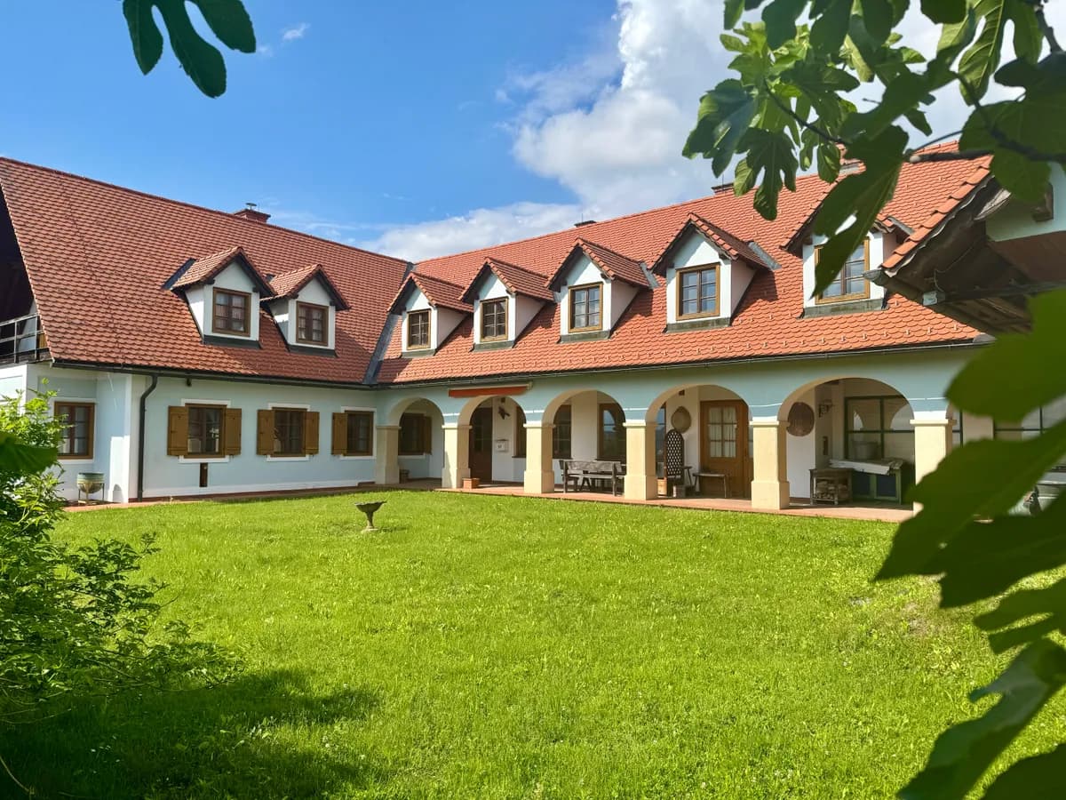 10-Zimmer-Haus kaufen in Leibnitz – 377 m², € 980.000 – Bild 2 von 22