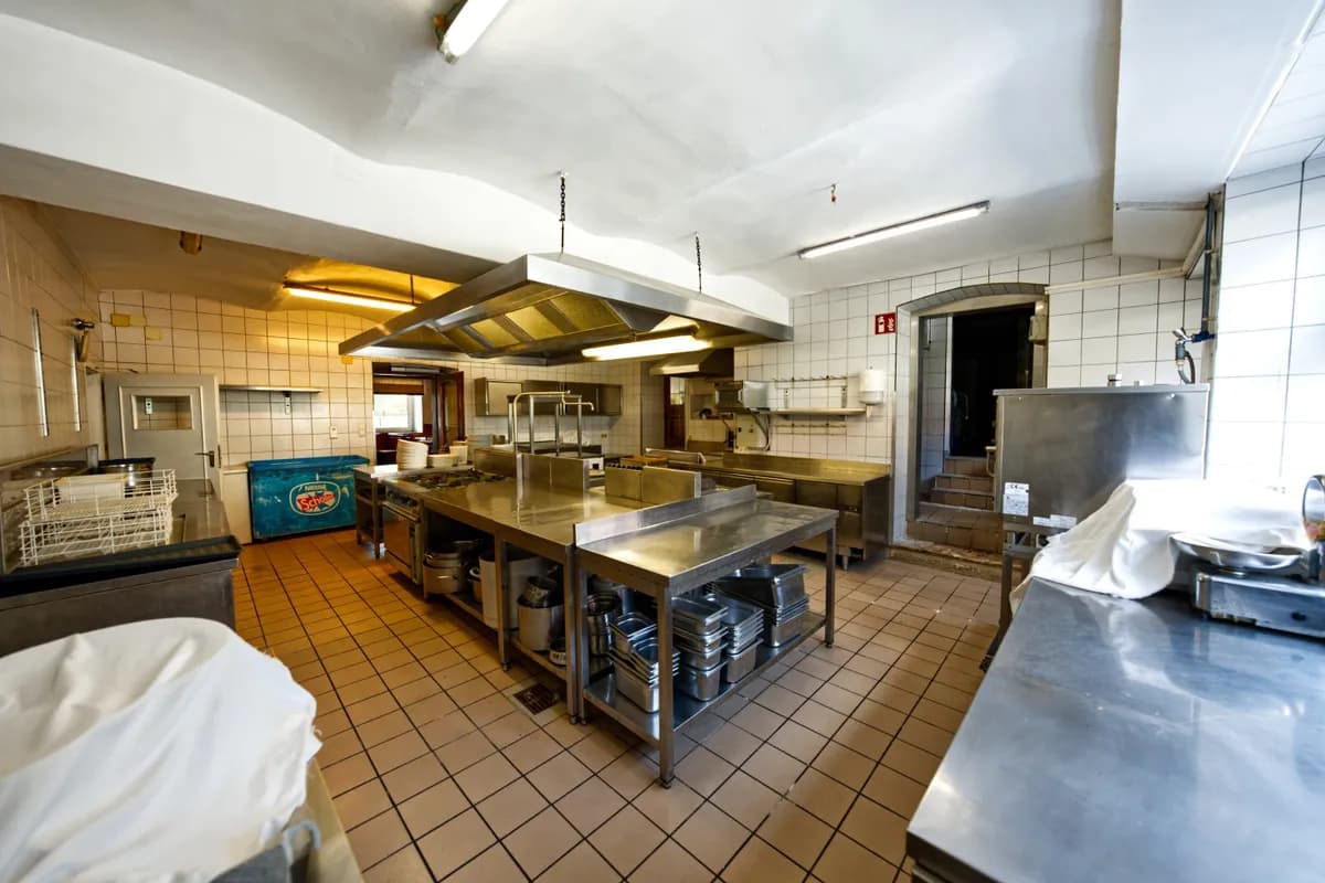 Gewerbeimmobilie kaufen in Klagenfurt Land – 1 214 m², € 1.070.000 – Bild 12 von 19