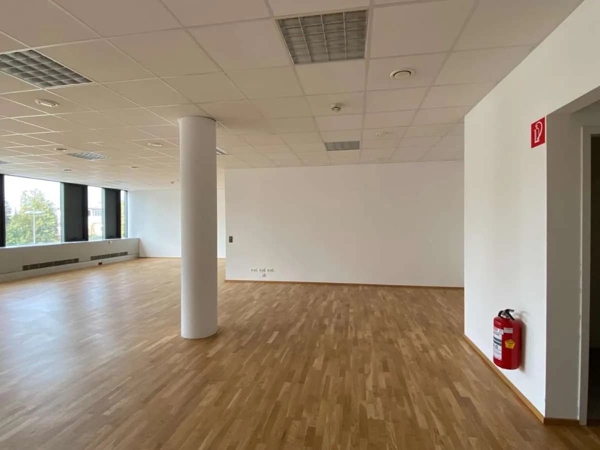 2-Zimmer-Gewerbeimmobilie mieten in Wels – 138 m², € 1.707 – Bild 3 von 7