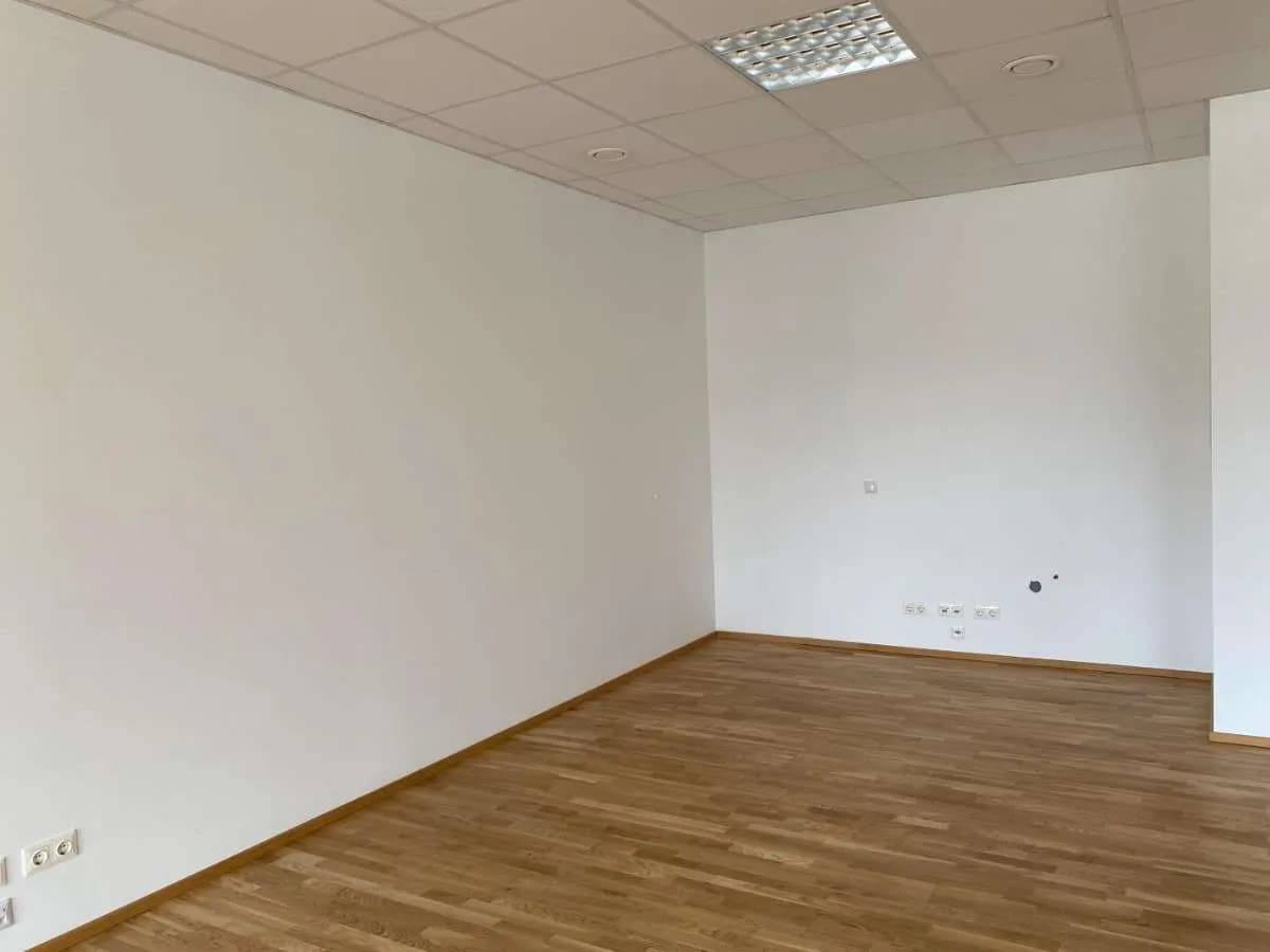 2-Zimmer-Gewerbeimmobilie mieten in Wels – 138 m², € 1.707 – Bild 4 von 7