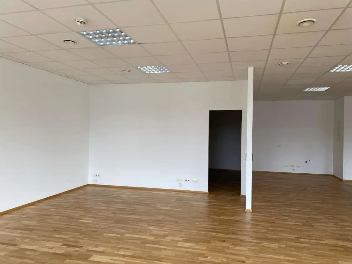 2-Zimmer-Gewerbeimmobilie mieten in Wels – 138 m², € 1.707 – Bild 5 von 7