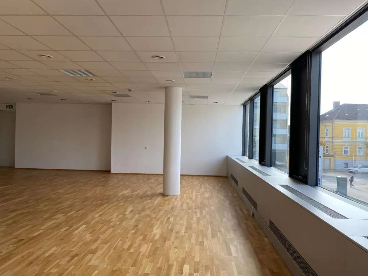 2-Zimmer-Gewerbeimmobilie mieten in Wels – 138 m², € 1.707 – Bild 6 von 7