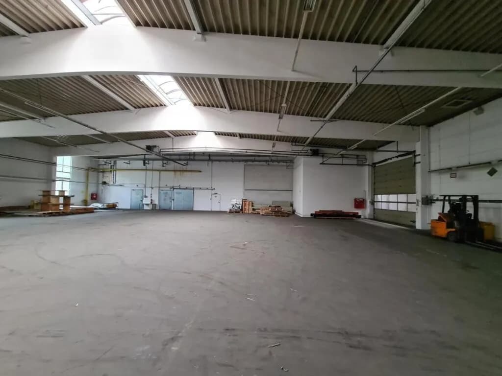Immobilie mieten in Wiener Neustadt Land – 722 m², € 5.400 – Bild 1 von 5