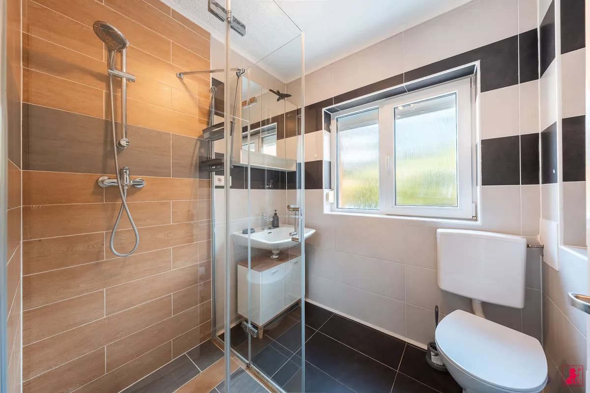 6-Zimmer-Gewerbeimmobilie kaufen in Kufstein – 240 m², € 895.000 – Bild 10 von 32