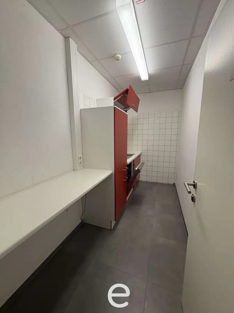 Gewerbeimmobilie mieten in Wels-Land – 713 m², € 7.487 – Bild 6 von 11