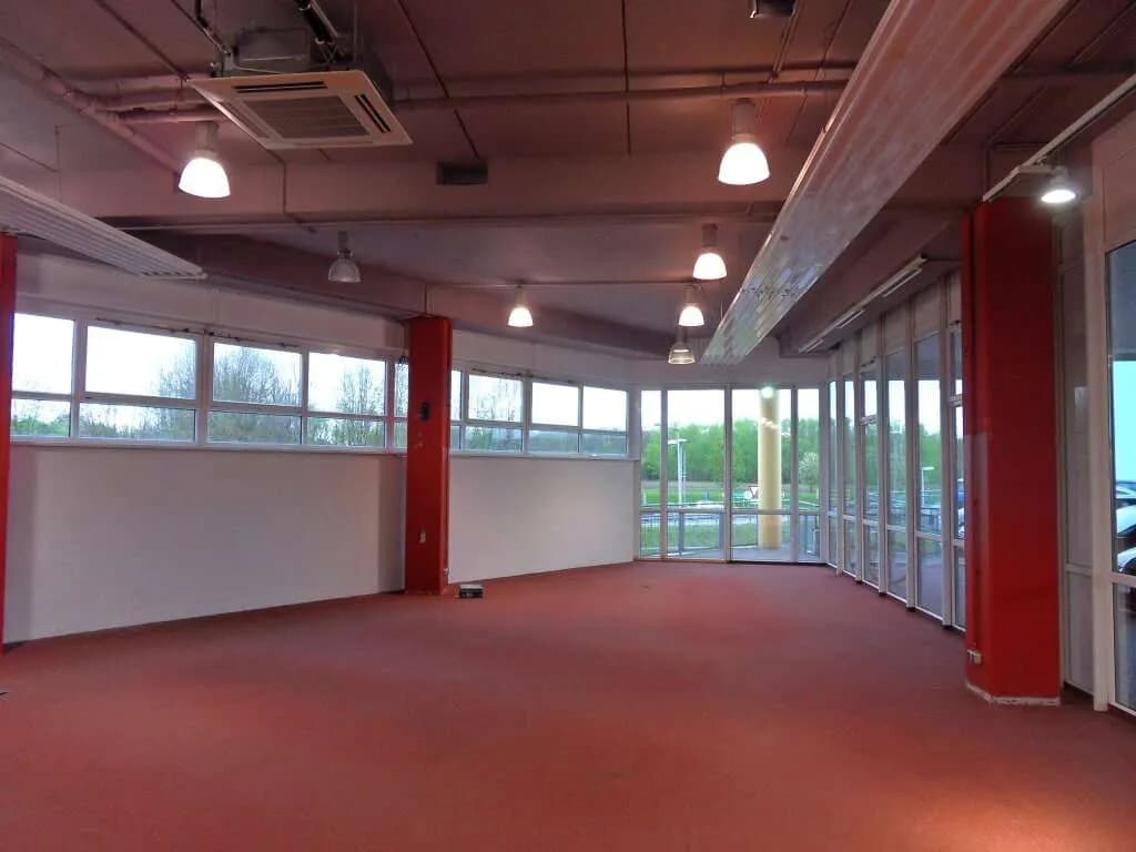 Gewerbeimmobilie mieten in Salzburg-Umgebung – 317 m²