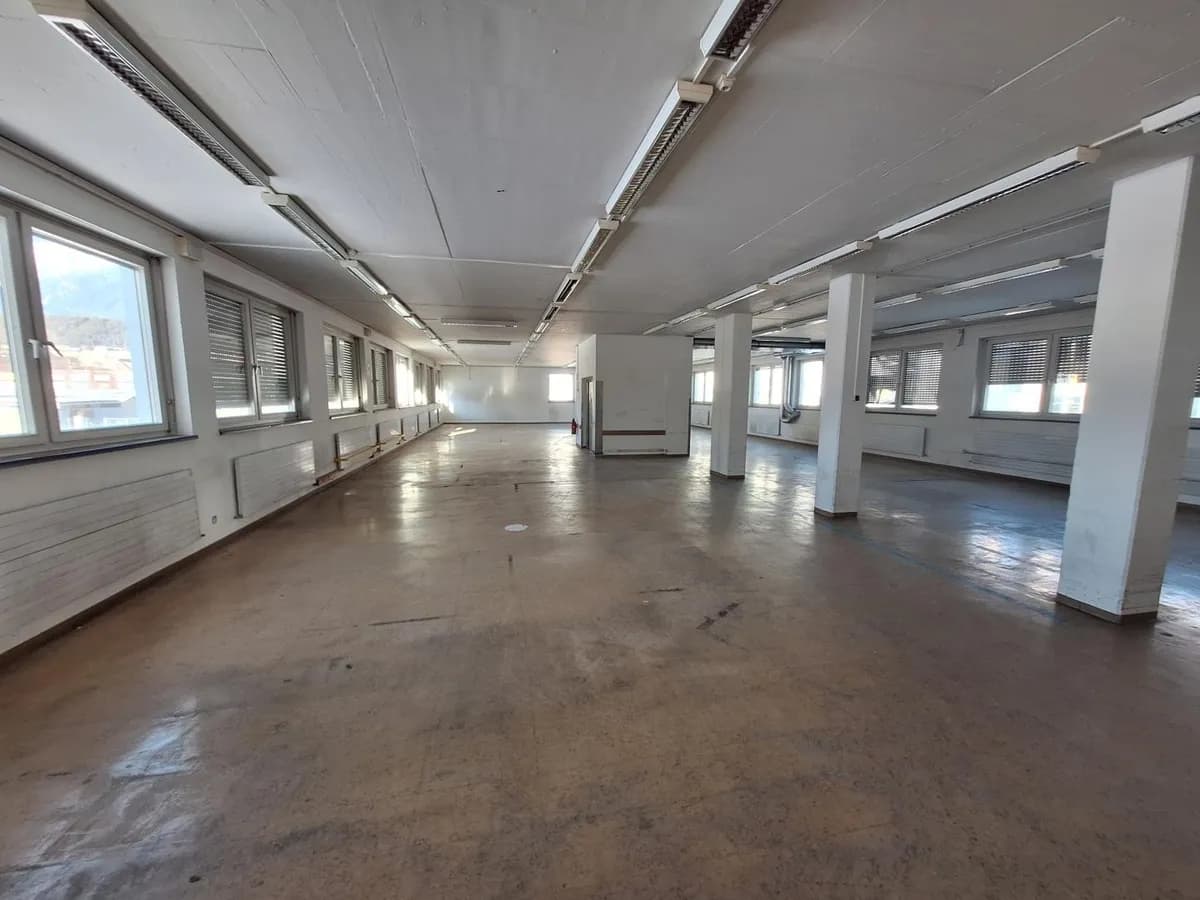 Immobilie mieten in Innsbruck-Land – 734 m², € 6.018