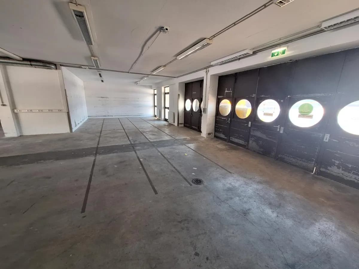 Immobilie mieten in Innsbruck-Land – 734 m², € 6.018 – Bild 6 von 10