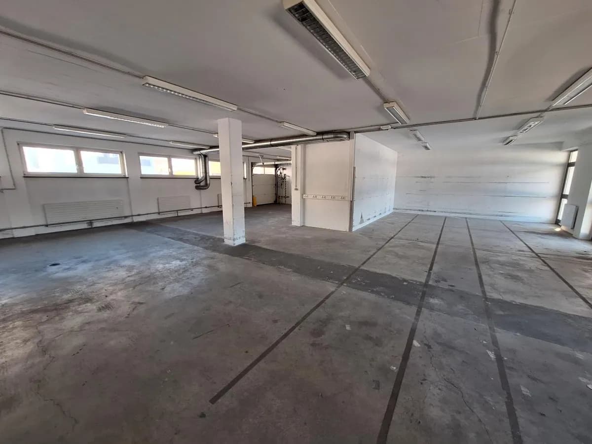 Immobilie mieten in Innsbruck-Land – 734 m², € 6.018 – Bild 7 von 10