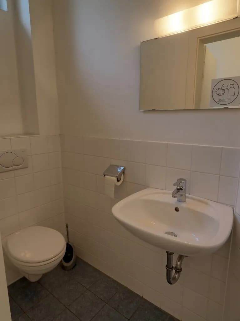 2-Zimmer-Gewerbeimmobilie mieten in Sankt Pölten – 49 m², € 749 – Bild 8 von 10
