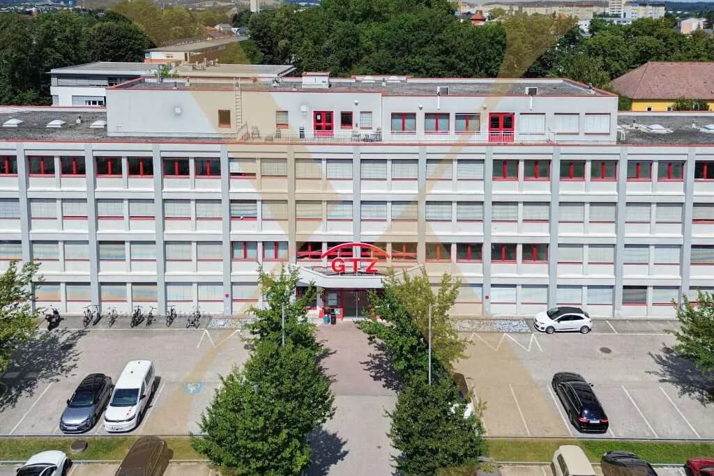 Gewerbeimmobilie mieten in Wels – 90 m², € 1.195