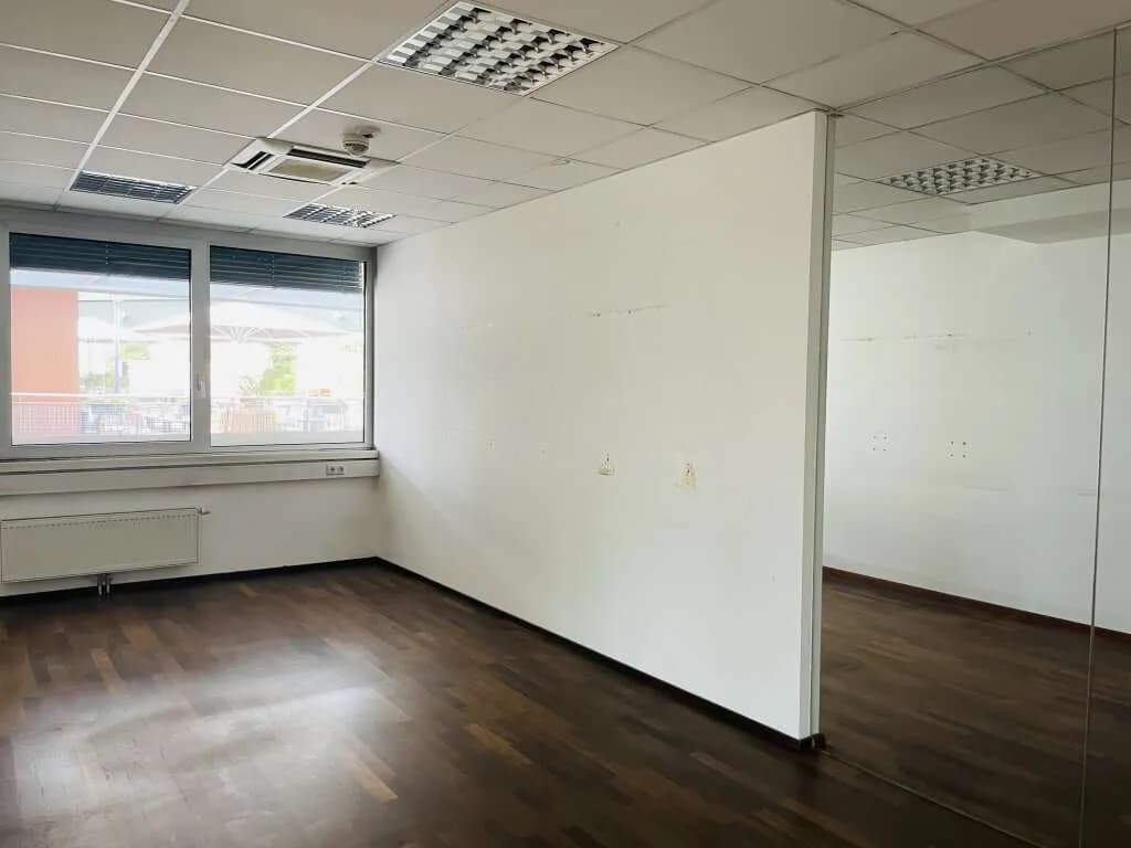 4-Zimmer-Gewerbeimmobilie mieten in Salzburg Stadt – 179 m², € 3.127 – Bild 2 von 5