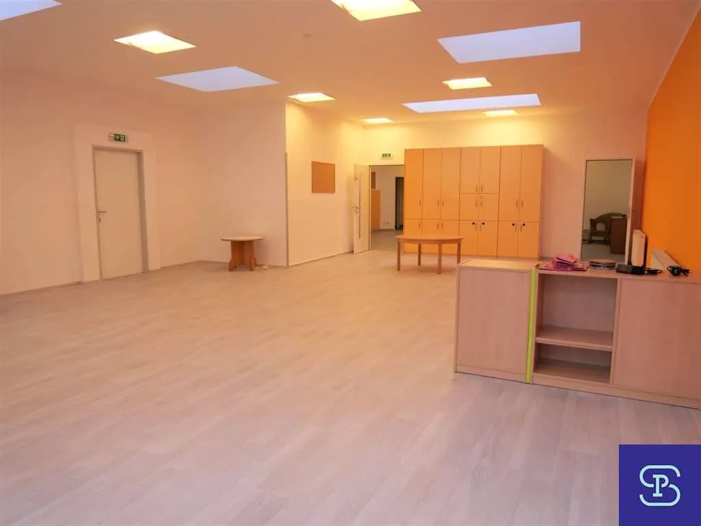 4-Zimmer-Gewerbeimmobilie mieten in Wien – 235 m², € 2.750 – Bild 7 von 18