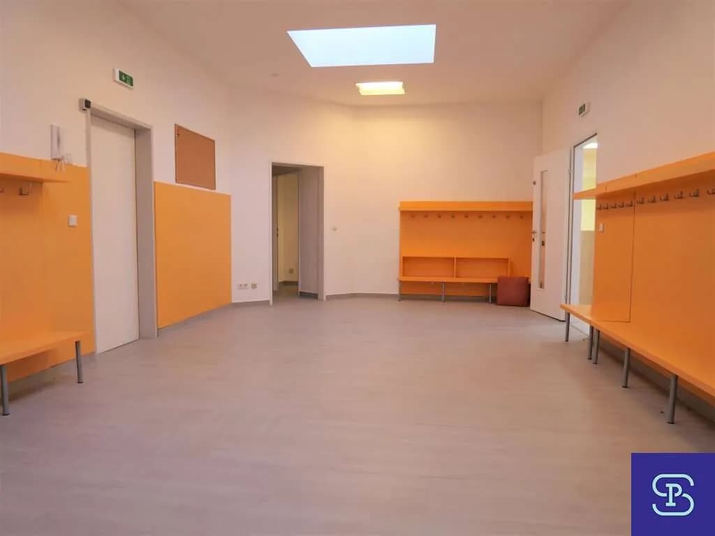 4-Zimmer-Gewerbeimmobilie mieten in Wien – 235 m², € 2.750 – Bild 9 von 18