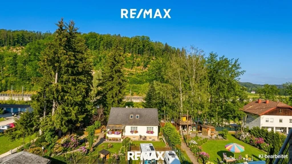 9-Zimmer-Haus kaufen in Vöcklabruck – 237 m², € 279.000 – Bild 2 von 61
