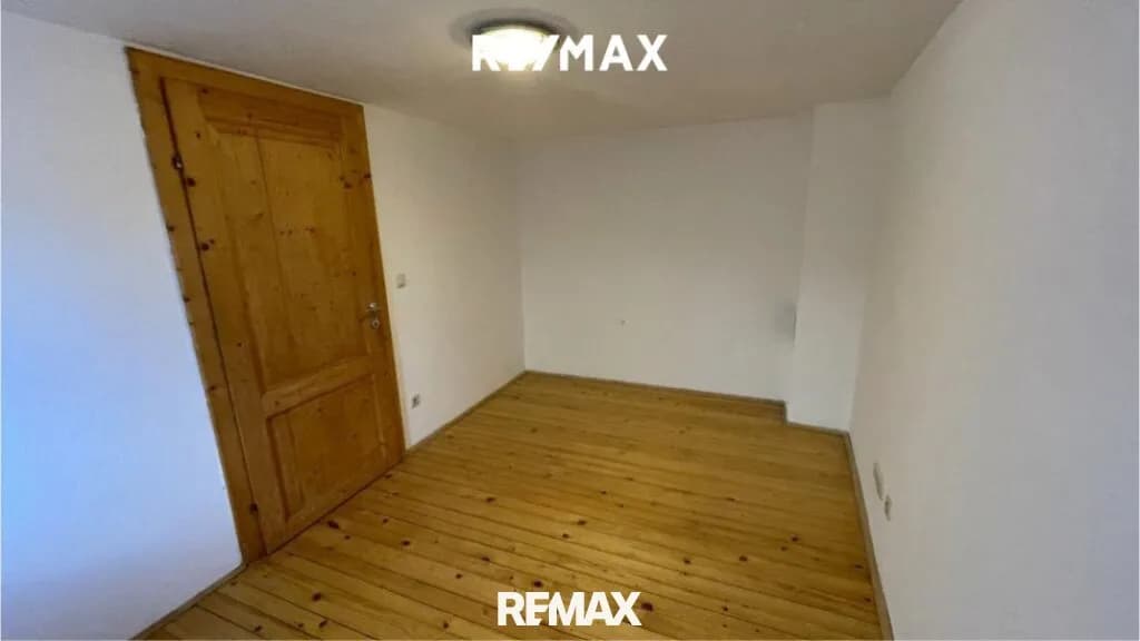 9-Zimmer-Haus kaufen in Vöcklabruck – 237 m², € 279.000 – Bild 7 von 61