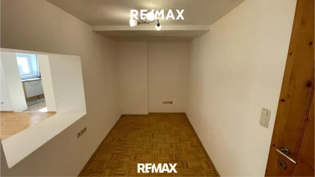 9-Zimmer-Haus kaufen in Vöcklabruck – 237 m², € 279.000 – Bild 8 von 61