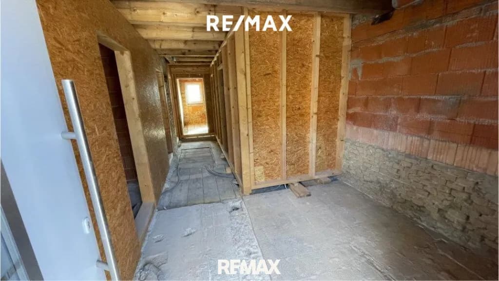 9-Zimmer-Haus kaufen in Vöcklabruck – 237 m², € 279.000 – Bild 10 von 61