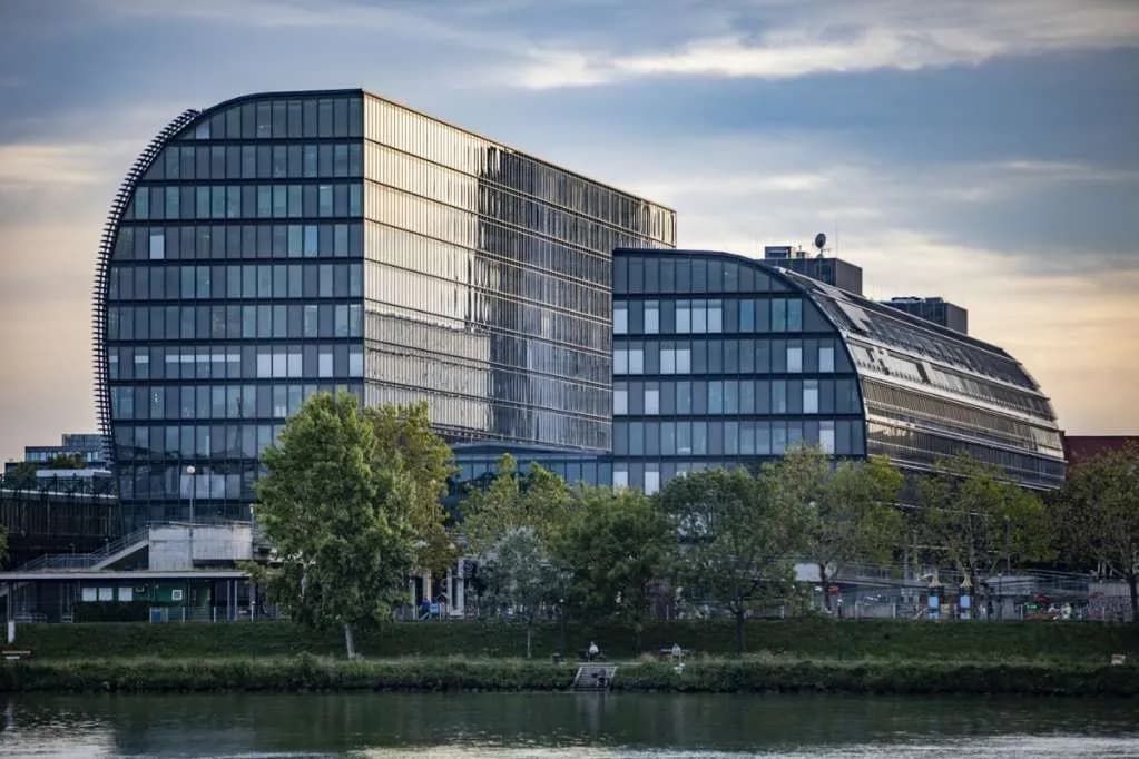 Gewerbeimmobilie mieten in Wien – 659 m², € 16