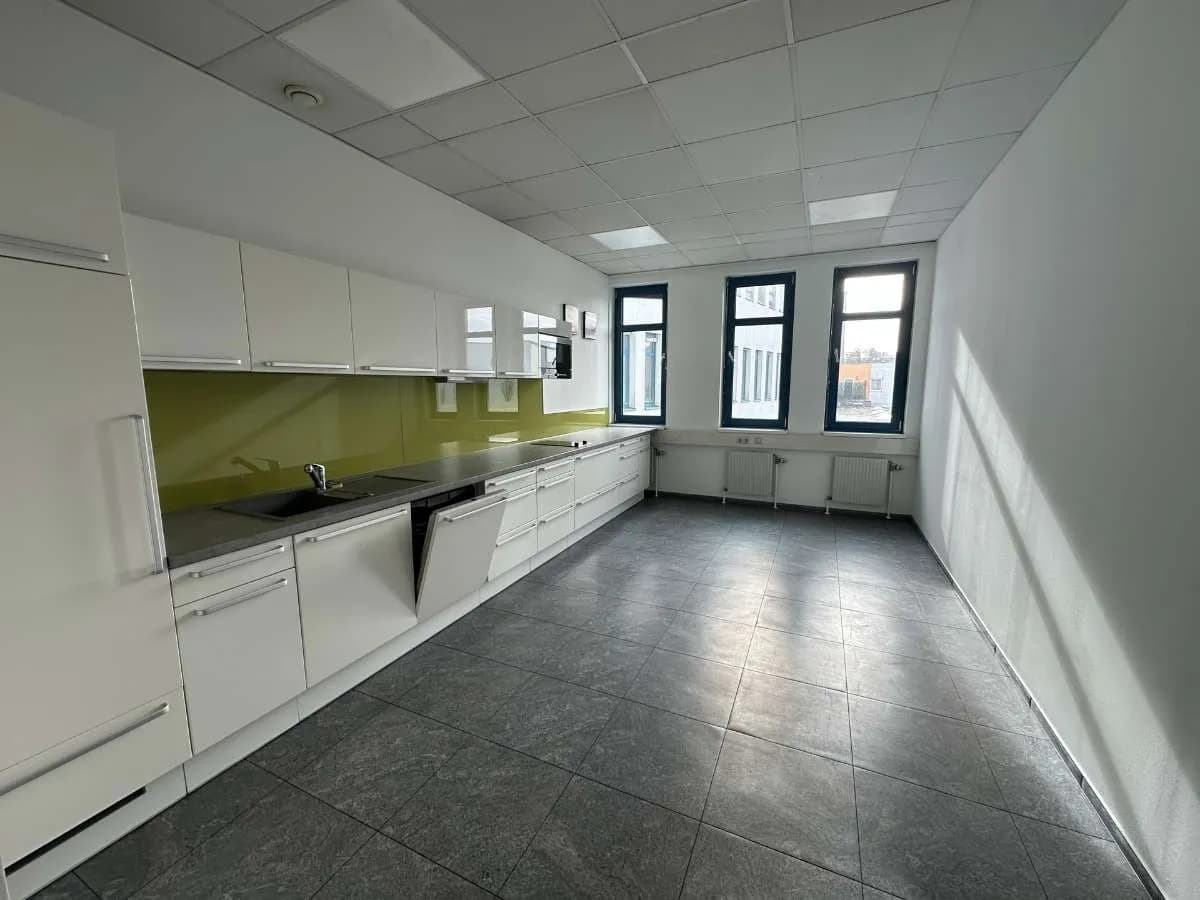 Gewerbeimmobilie mieten in Wien – 377 m², € 11 – Bild 7 von 12