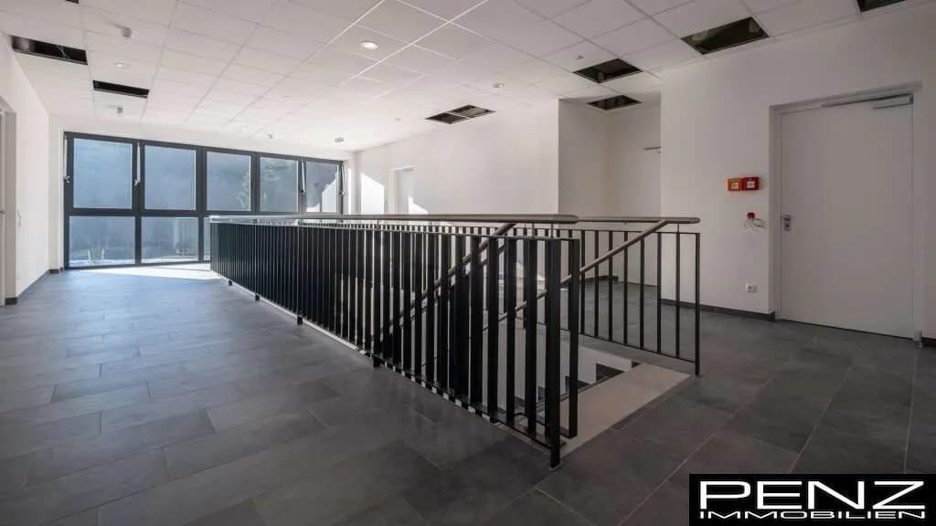 Gewerbeimmobilie mieten in Gmunden – 79 984 m² – Bild 12 von 16
