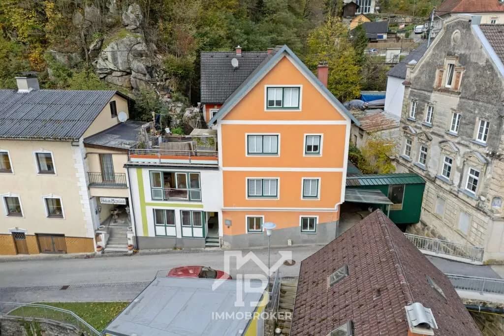 8-Zimmer-Haus kaufen in Perg – 404 m², € 295.000