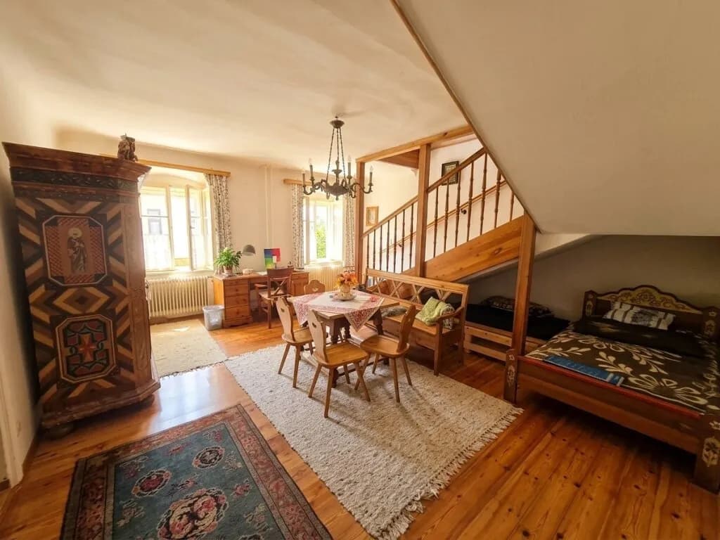 6-Zimmer-Haus kaufen in Hollabrunn – 210 m², € 210.000