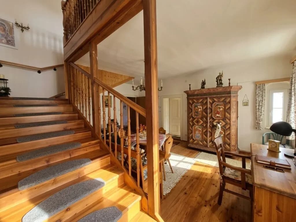 6-Zimmer-Haus kaufen in Hollabrunn – 210 m², € 210.000 – Bild 2 von 14