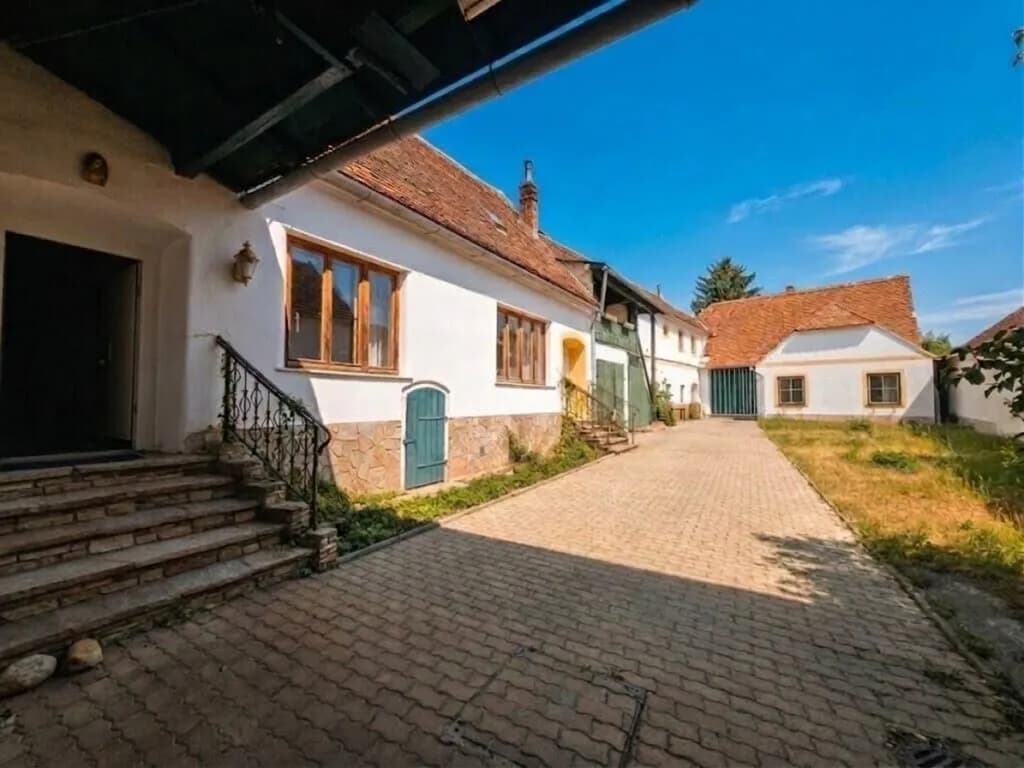 6-Zimmer-Haus kaufen in Hollabrunn – 210 m², € 210.000 – Bild 3 von 14