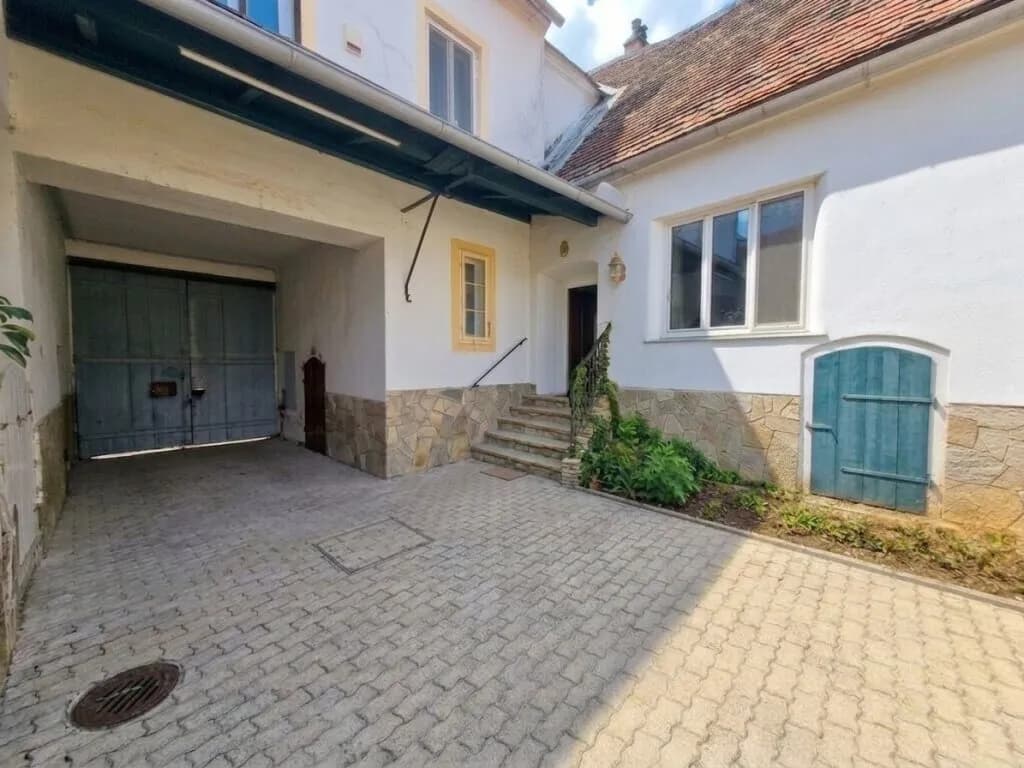 6-Zimmer-Haus kaufen in Hollabrunn – 210 m², € 210.000 – Bild 4 von 14