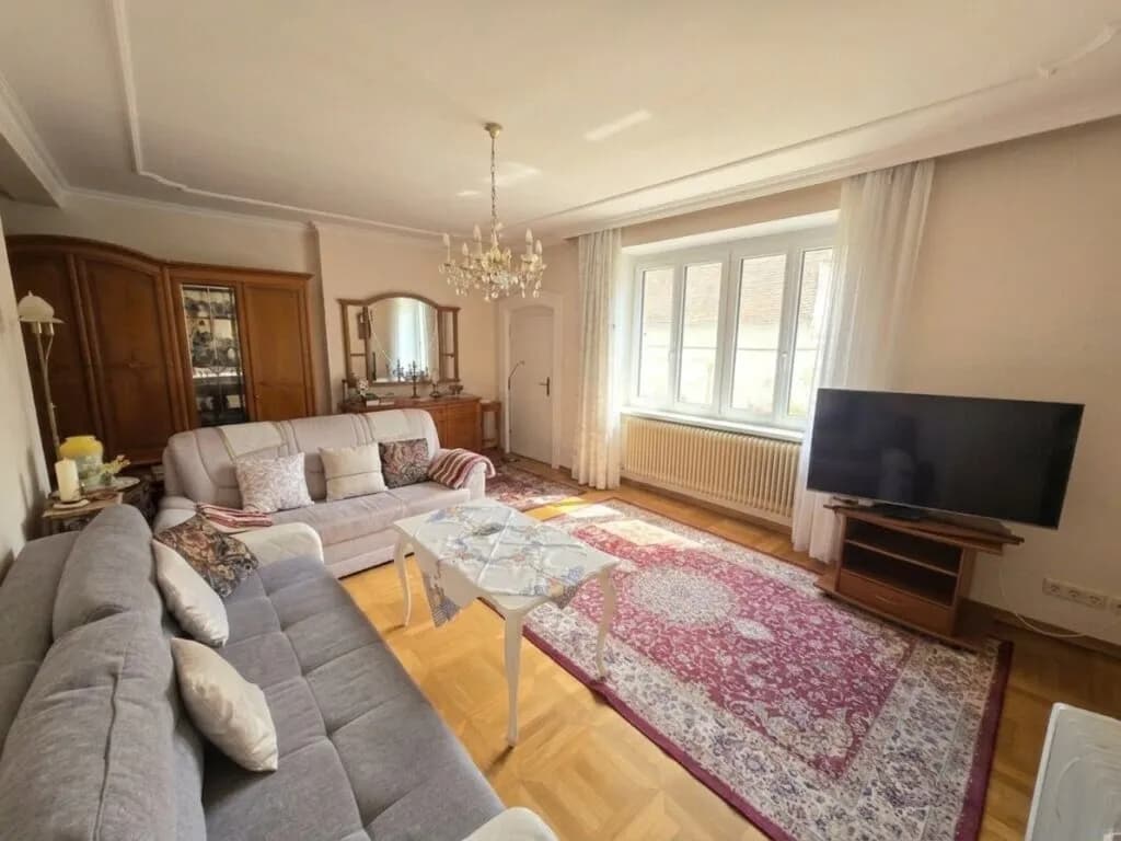 6-Zimmer-Haus kaufen in Hollabrunn – 210 m², € 210.000 – Bild 6 von 14
