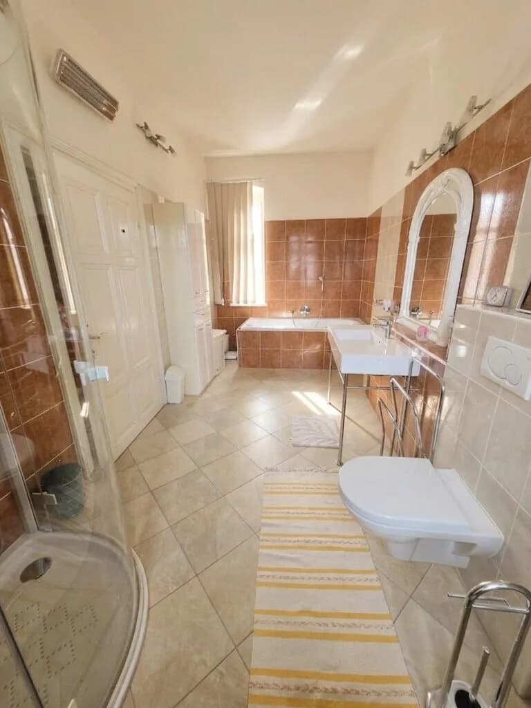 6-Zimmer-Haus kaufen in Hollabrunn – 210 m², € 210.000 – Bild 10 von 14