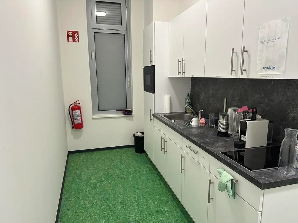 1-Zimmer-Gewerbeimmobilie mieten in Wien – 15 m², € 324 – Bild 2 von 4