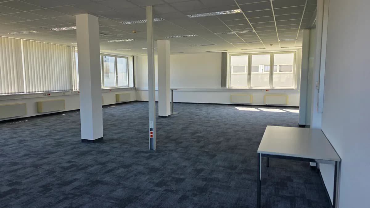 5-Zimmer-Gewerbeimmobilie mieten in Linz Land – 357 m², € 11 – Bild 10 von 14