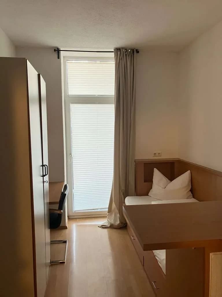 1-Zimmer-Wohnung mieten in Innsbruck – 15 m², € 630 – Bild 2 von 7