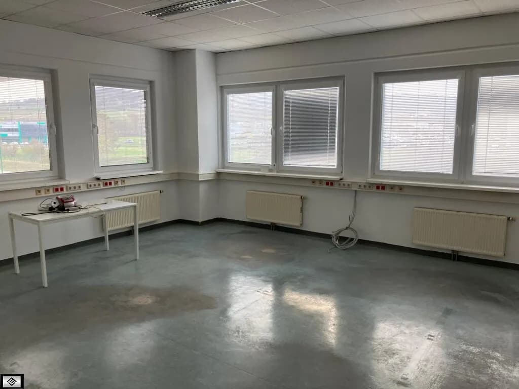 9-Zimmer-Gewerbeimmobilie mieten in Mödling – 2 678 m², € 20.064 – Bild 10 von 14