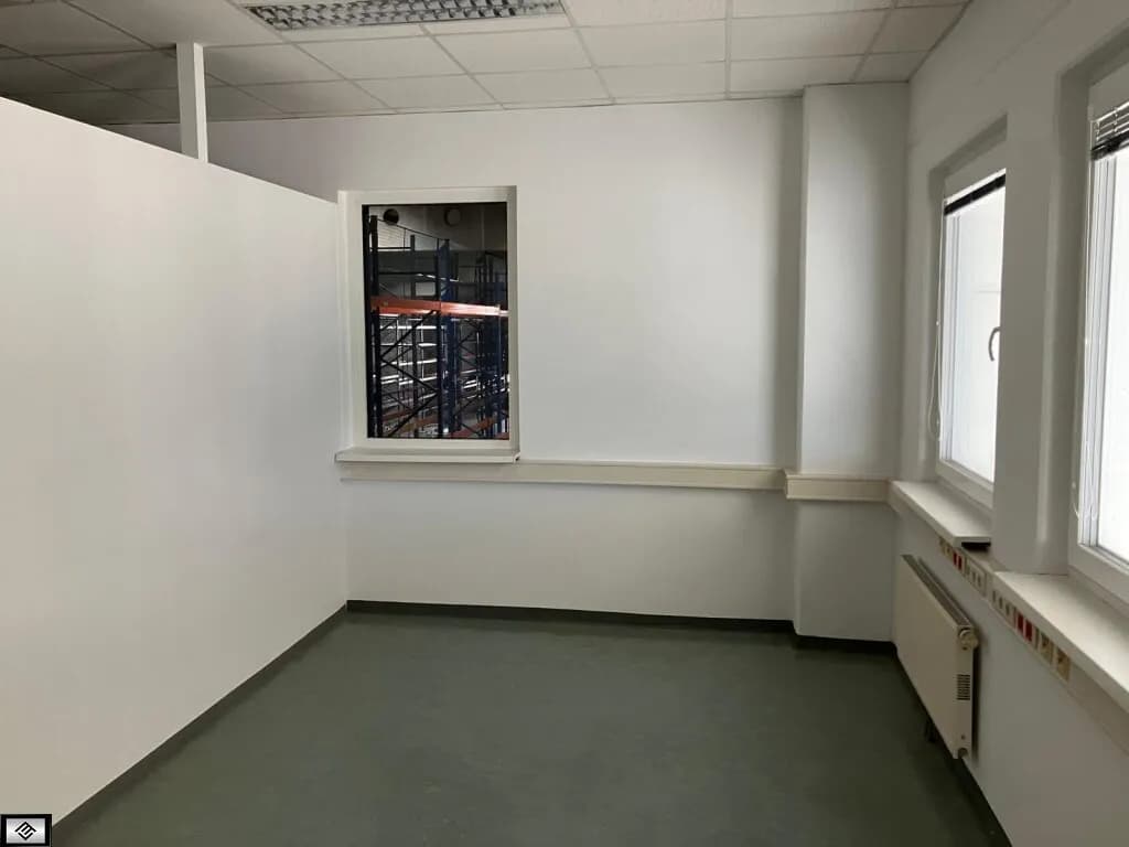 9-Zimmer-Gewerbeimmobilie mieten in Mödling – 2 678 m², € 20.064 – Bild 11 von 14