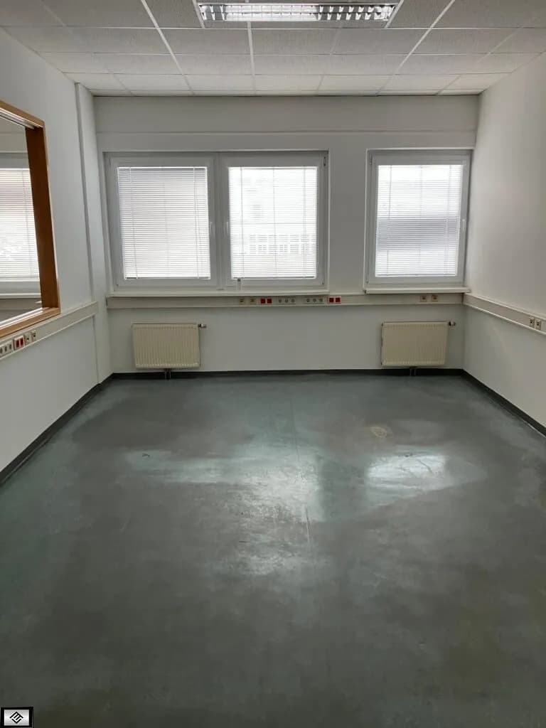 9-Zimmer-Gewerbeimmobilie mieten in Mödling – 2 678 m², € 20.064 – Bild 12 von 14