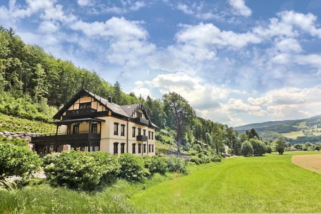 10-Zimmer-Immobilie kaufen in Neunkirchen – 462 m², € 1.700.000 – Bild 40 von 44