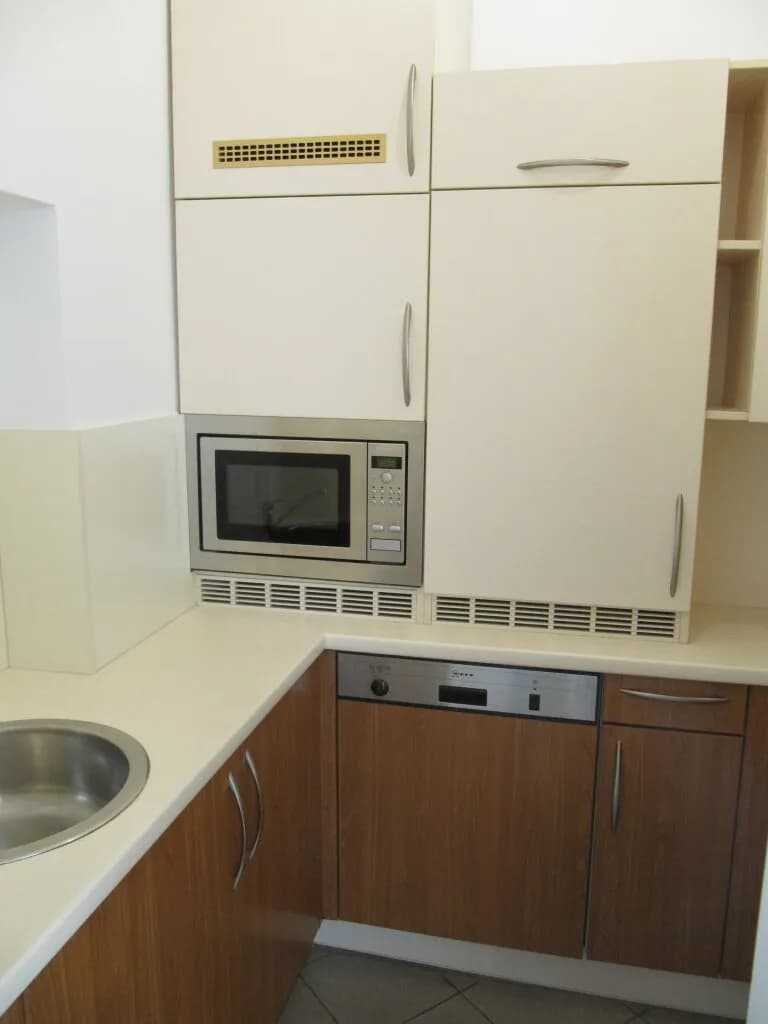 8-Zimmer-Gewerbeimmobilie mieten in Wien – 215 m², € 5.543 – Bild 19 von 27