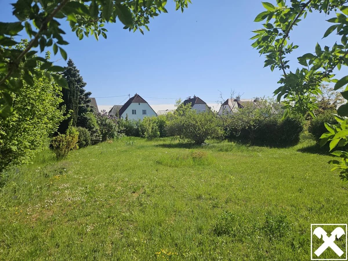 Grundstück kaufen in Linz Land – 890 m², € 390.000