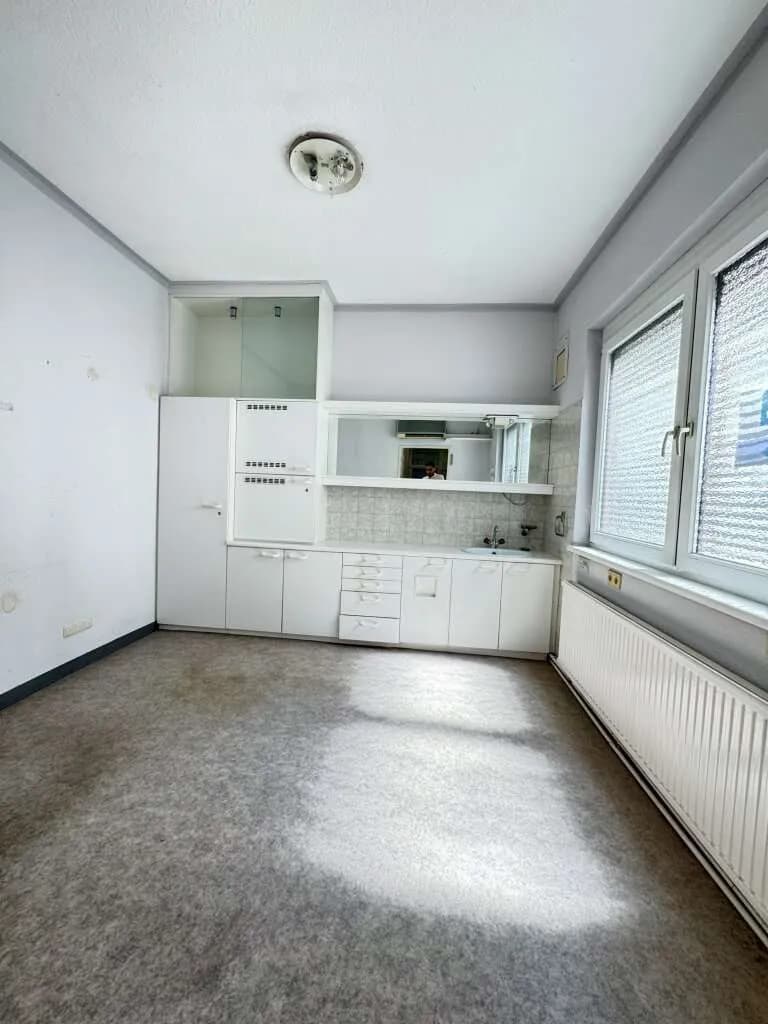 16-Zimmer-Gewerbeimmobilie mieten in Wien – 552 m², € 7.312 – Bild 8 von 32