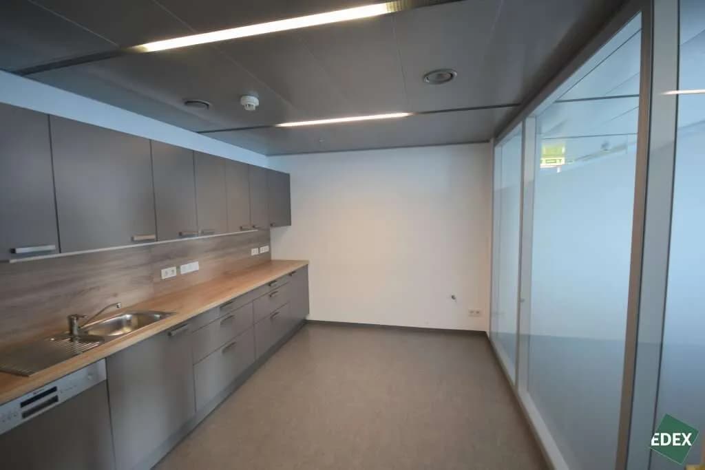 Gewerbeimmobilie mieten in Wien – 1 140 m², € 15 – Bild 4 von 7