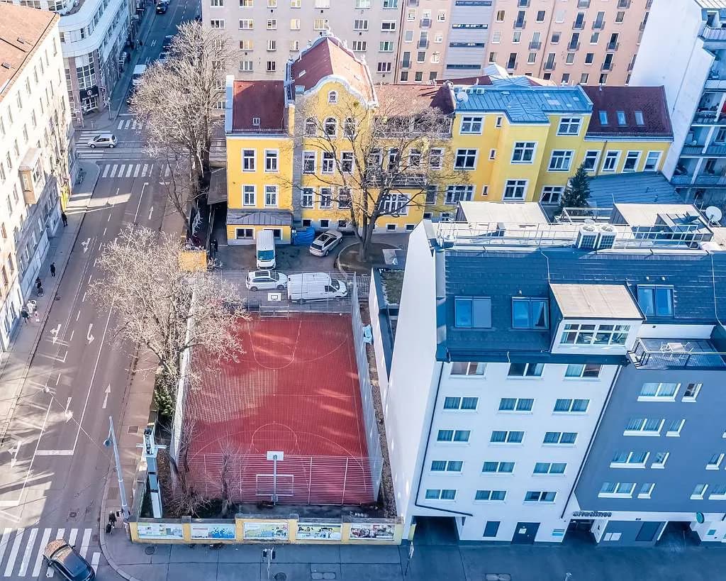 Gewerbeimmobilie mieten in Wien – 1 779 m², € 9 – Bild 2 von 10